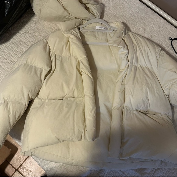 Storets cream puffer - Picture 1 of 3
